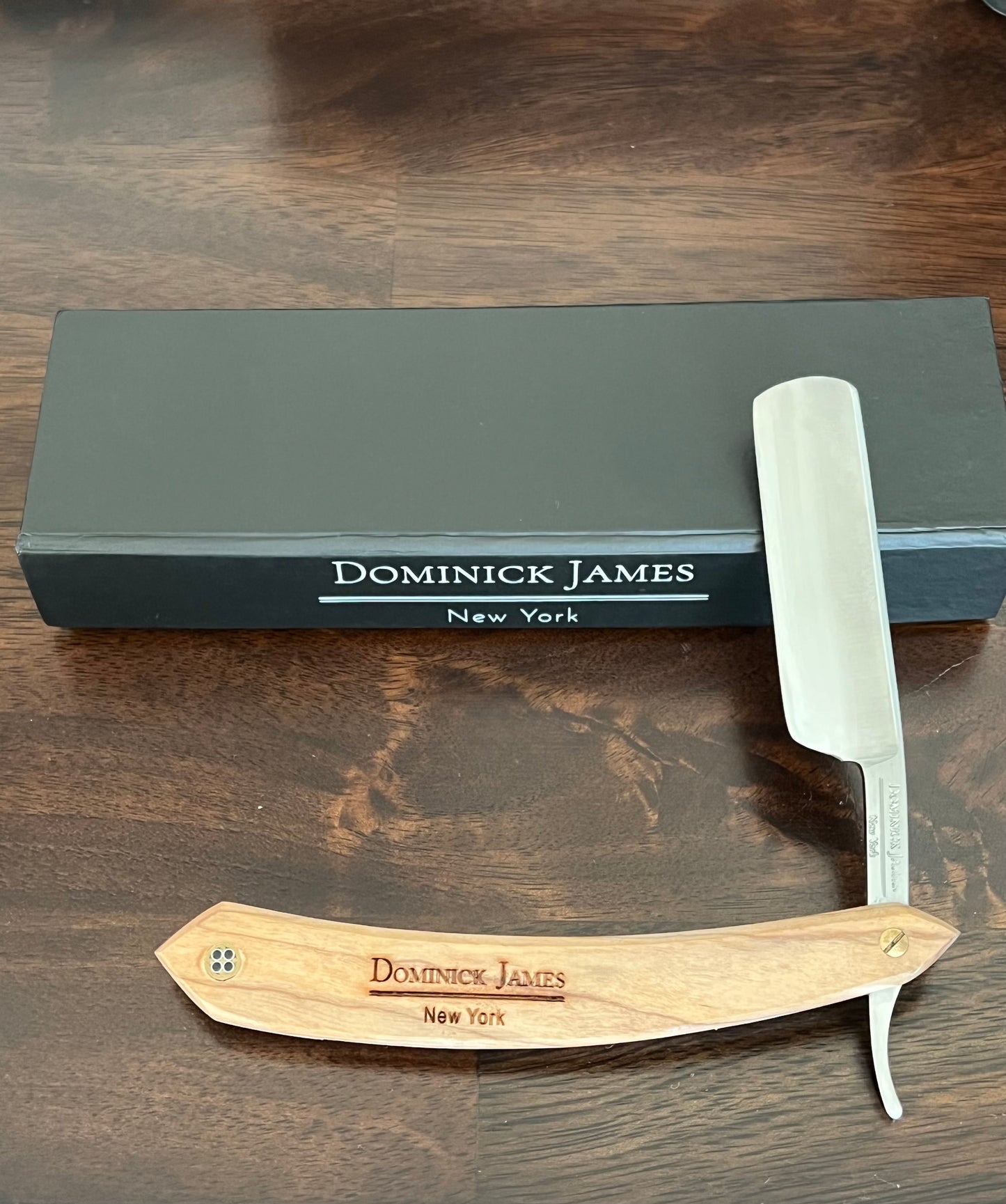 INFINITY SERIES - CARBON STEEL STRAIGHT EDGE RAZOR